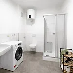 Raha - Modernes Studio-apartment - Hbf - Privat Parkplatz