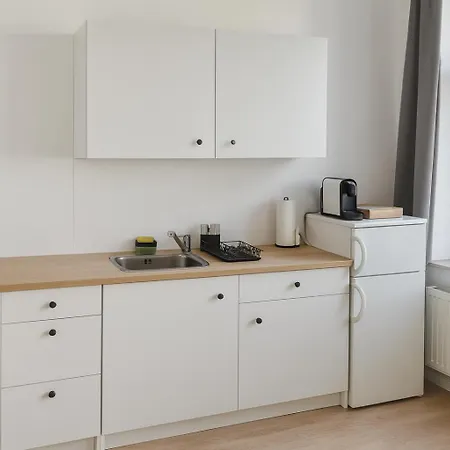 Raha - Modernes Studio-apartment - Hbf - Privat Parkplatz * 埃尔福特