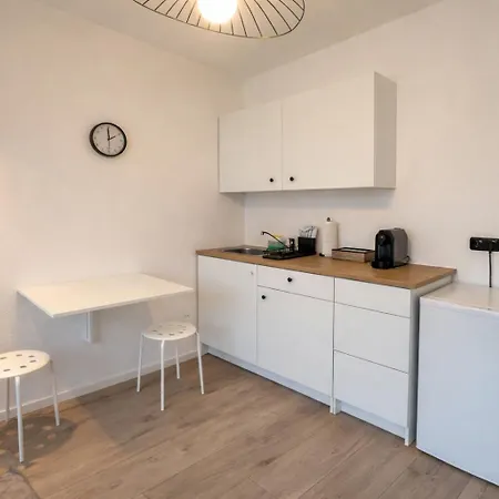 Raha - Modernes Studio-apartment - Hbf - Privat Parkplatz *