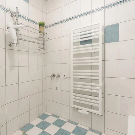 Raha - Modernes Studio-apartment - Hbf - Privat Parkplatz * إرفورت