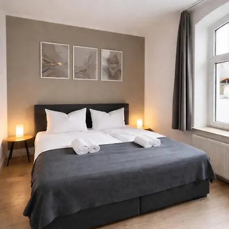 Raha - Modernes Studio-apartment - Hbf - Privat Parkplatz شقة إرفورت