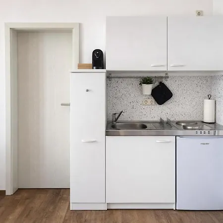 Raha - Modernes Studio-apartment - Hbf Apartment Erfurt