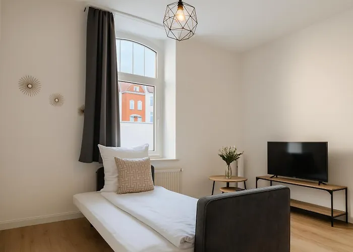 Raha - Modernes Studio-apartment - Hbf - Privat Parkplatz شقة إرفورت