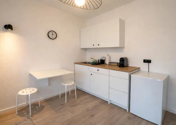 Raha - Modernes Studio-apartment - Hbf - Privat Parkplatz *
