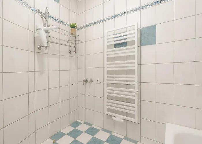 Raha - Modernes Studio-apartment - Hbf - Privat Parkplatz * إرفورت